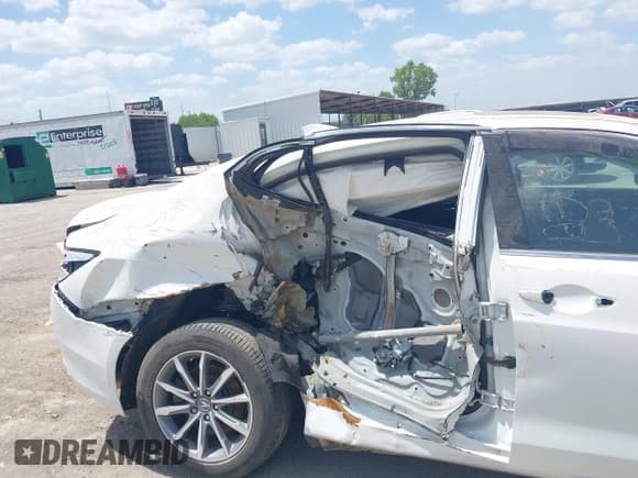 ✅ 2018 Acura TLX • VIN: 19UUB1F32JA000145 • Лот: 42858013. Опубликован ранее на IAAI с пробегом Не указан. Бесплатный доступ к архиву аукционных продаж из США и подробный отчёт об истории автомобиля на DreamBid. Изображение 17.