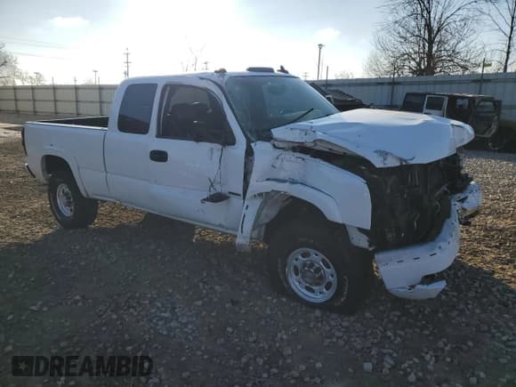 ✅ 2006 Chevrolet Silverado 2500HD Work Truck • VIN: 1GCHK29266E126615 • Lot: 43231365. Wystawiony na Copart z przebiegiem 286 060 mil. Bezpłatny archiwum sprzedaży aukcyjnych z USA i szczegółowy raport historii pojazdu na DreamBid. Zdjęcie 4.