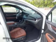 ✅ 2022 Cadillac XT5 FWD Premium Luxury • VIN: 1GYKNCRS3NZ182709 • Lot: 43384902. Wystawiony na IAAI z przebiegiem 91 161 mil. Bezpłatny archiwum sprzedaży aukcyjnych z USA i szczegółowy raport historii pojazdu na DreamBid. Zdjęcie 5.