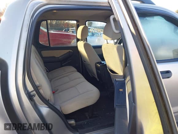 ✅ 2008 Ford Explorer Sport Trac XLT • VIN: 1FMEU31E58UA31119 • Лот: 43588878. Опубликован ранее на IAAI с пробегом 159 579 миль. Бесплатный доступ к архиву аукционных продаж из США и подробный отчёт об истории автомобиля на DreamBid. Изображение 8.