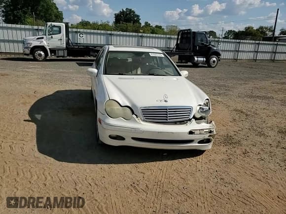 ✅ 2002 Mercedes-Benz C 230/260/280/320 • VIN: WDBRF61JX2F172972 • Лот: 81625725. Опубликован ранее на Copart с пробегом 206 492 миль. Бесплатный доступ к архиву аукционных продаж из США и подробный отчёт об истории автомобиля на DreamBid. Изображение 13.