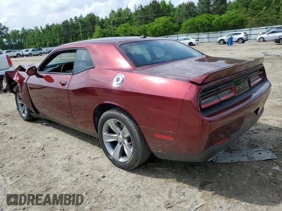 ✅ 2019 Dodge Challenger SXT • VIN: 2C3CDZAG9KH669131 • Lot: 53748744. Wystawiony na Copart z przebiegiem 56 713 mil. Bezpłatny archiwum sprzedaży aukcyjnych z USA i szczegółowy raport historii pojazdu na DreamBid. Zdjęcie 2.
