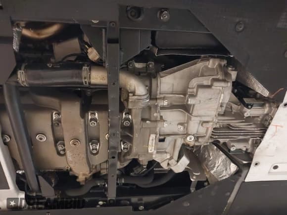 ✅ 2012 Lamborghini Aventador • VIN: ZHWUC1ZD2CLA01085 • Lot: 41274304. Listed on IAAI with 11,058 mi. Free auction sales archive from the USA and detailed vehicle history report at DreamBid. Image 18.