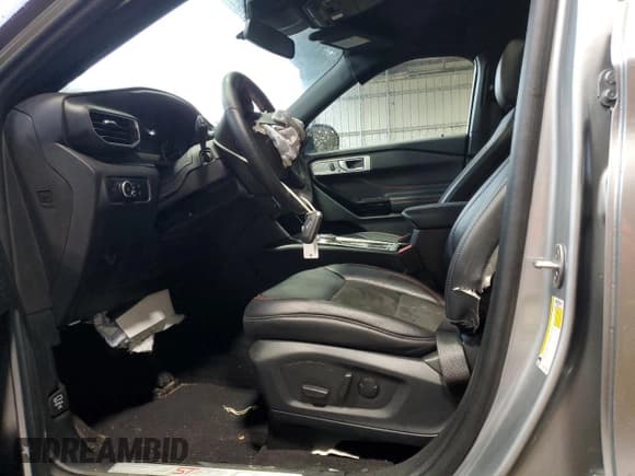 ✅ 2023 Ford Explorer ST-Line • VIN: 1FMSK7KH2PGC03208 • Lot: 50994355. Wystawiony na Copart z przebiegiem 13 962 mil. Bezpłatny archiwum sprzedaży aukcyjnych z USA i szczegółowy raport historii pojazdu na DreamBid. Zdjęcie 7.