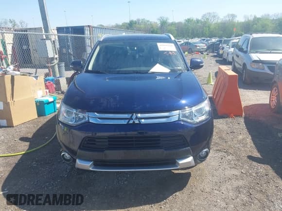 ✅ 2015 Mitsubishi Outlander GT • VIN: JA4JZ4AX0FZ005114 • Lot: 42058228. Listed on IAAI with 146,649 mi. Free auction sales archive from the USA and detailed vehicle history report at DreamBid. Image 12.