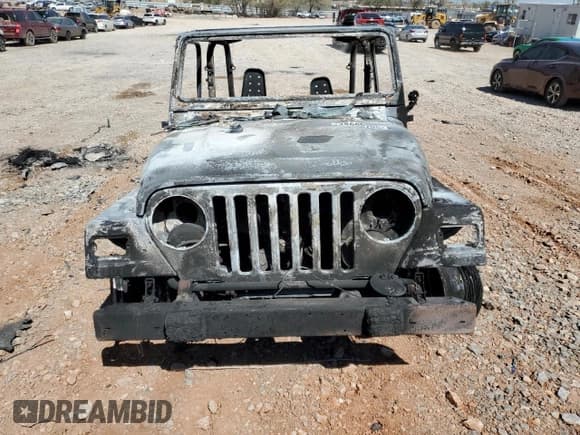 ✅ 2000 Jeep Wrangler Sahara • VIN: 1J4FA59S9YP718555 • Lot: 49660795. Wystawiony na Copart z przebiegiem Nie podano. Bezpłatny archiwum sprzedaży aukcyjnych z USA i szczegółowy raport historii pojazdu na DreamBid. Zdjęcie 5.