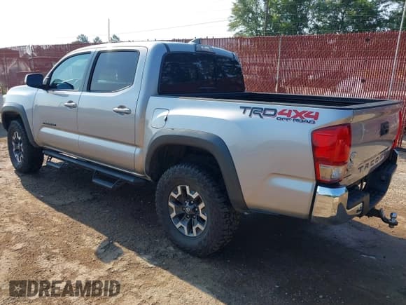 ✅ 2017 Toyota Tacoma SR5 • VIN: 5TFCZ5AN9HX116956 • Lot: 42893281. Listed on IAAI with 156,440 mi. Free auction sales archive from the USA and detailed vehicle history report at DreamBid. Image 3.