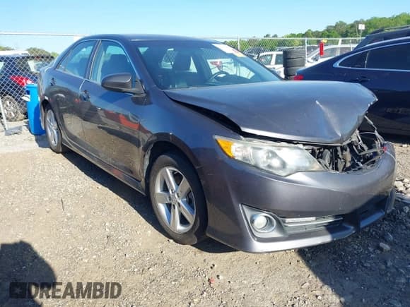 ✅ 2014 Toyota Camry SE • VIN: 4T1BF1FK8EU461271 • Lot: 42041968. Listed on IAAI with 133,479 mi. Free auction sales archive from the USA and detailed vehicle history report at DreamBid. Image 1.