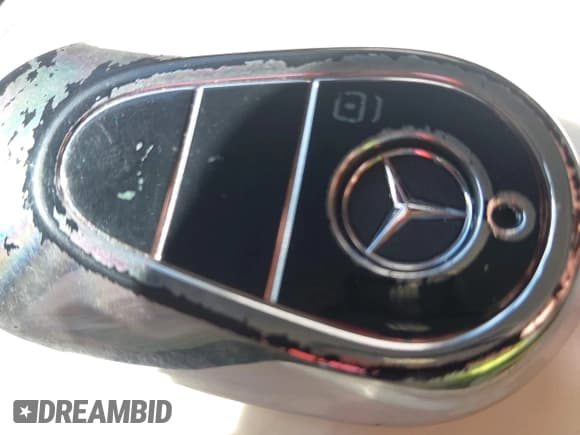 ✅ 2025 Mercedes-Benz GLC 300 • VIN: W1NKM4GB0SF241898 • Lot: 43237407. Wystawiony na IAAI z przebiegiem 10 410 mil. Bezpłatny archiwum sprzedaży aukcyjnych z USA i szczegółowy raport historii pojazdu na DreamBid. Zdjęcie 11.
