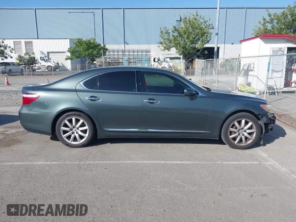 ✅ 2007 Lexus LS 460 • VIN: JTHBL46F375029524 • Lot: 42203614. Listed on IAAI with 164,405 mi. Free auction sales archive from the USA and detailed vehicle history report at DreamBid. Image 13.
