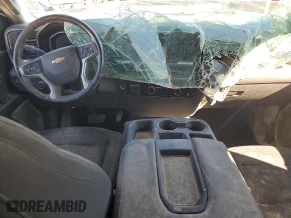 ✅ 2024 Chevrolet Silverado 2500HD LT • VIN: 1GC1YNEY5RF219605 • Лот: 90064945. Опубликован ранее на Copart с пробегом Не указан. Бесплатный доступ к архиву аукционных продаж из США и подробный отчёт об истории автомобиля на DreamBid. Изображение 8.