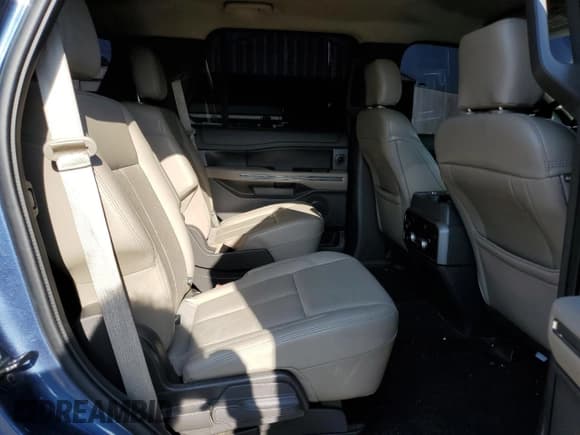 ✅ 2019 Ford Expedition XLT • VIN: 1FMJU1HT6KEA67684 • Lot: 53396385. Wystawiony na Copart z przebiegiem 87 892 mil. Bezpłatny archiwum sprzedaży aukcyjnych z USA i szczegółowy raport historii pojazdu na DreamBid. Zdjęcie 11.