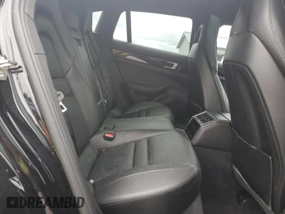 ✅ 2018 Porsche Panamera • VIN: WP0CB2A76JL190465 • Lot: 69344615. Wystawiony na Copart z przebiegiem 146 962 mil. Bezpłatny archiwum sprzedaży aukcyjnych z USA i szczegółowy raport historii pojazdu na DreamBid. Zdjęcie 10.