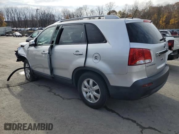 ✅ 2012 Kia Sorento LX • VIN: 5XYKT3A69CG213144 • Lot: 92257605. Listed on Copart with 64,996 mi. Free auction sales archive from the USA and detailed vehicle history report at DreamBid. Image 2.