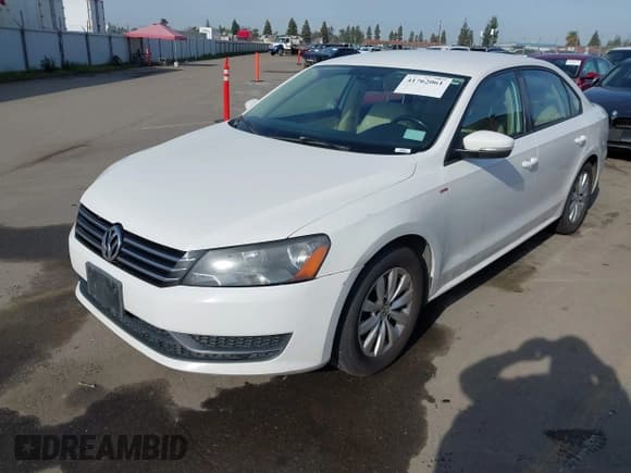 ✅ 2014 Volkswagen Passat Wolfsburg Edition • VIN: 1VWAT7A30EC097331 • Lot: 41762061. Wystawiony na IAAI z przebiegiem 173 351 mil. Bezpłatny archiwum sprzedaży aukcyjnych z USA i szczegółowy raport historii pojazdu na DreamBid. Zdjęcie 2.