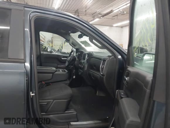 ✅ 2019 Chevrolet Silverado 1500 LT • VIN: 1GCPYDEK5KZ313049 • Lot: 43331946. Wystawiony na IAAI z przebiegiem 117 547 mil. Bezpłatny archiwum sprzedaży aukcyjnych z USA i szczegółowy raport historii pojazdu na DreamBid. Zdjęcie 5.