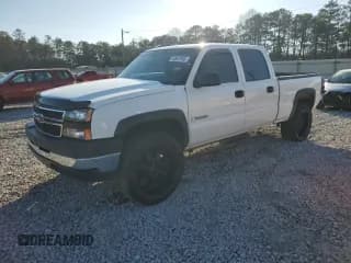 ✅ 2006 Chevrolet Silverado 2500HD Work Truck • VIN: 1GCHC23U86F252766 • Лот: 43647845. Опубликован ранее на Copart с пробегом 307 488 миль. Бесплатный доступ к архиву аукционных продаж из США и подробный отчёт об истории автомобиля на DreamBid. Изображение 1.