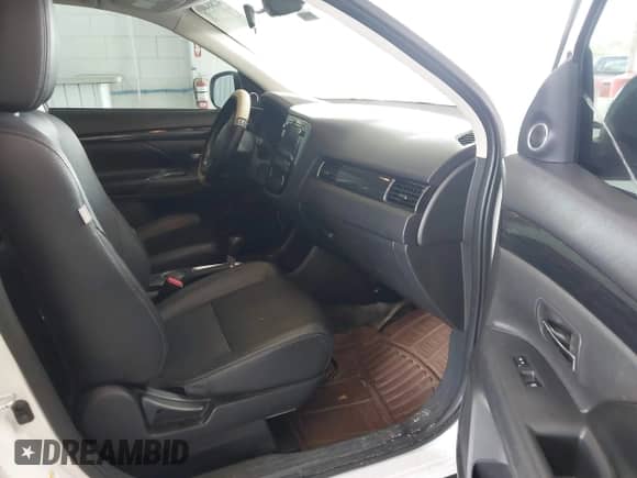 2016 Mitsubishi Outlander SE z VIN JA4AD3A33GZ013599, wystawiony jako IAAI lot #42884420 z przebiegiem 137 821 mil mil oraz . Historia ofert i sprzedaży dostępna na DreamBid. Obrazek 5.