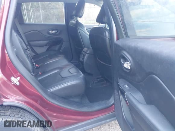 ✅ 2019 Jeep Cherokee Latitude Plus • VIN: 1C4PJMLB5KD378908 • Лот: 43494605. Опубликован ранее на IAAI с пробегом 97 357 миль. Бесплатный доступ к архиву аукционных продаж из США и подробный отчёт об истории автомобиля на DreamBid. Изображение 8.