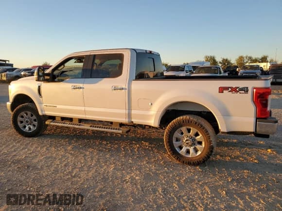✅ 2017 Ford F-250 Lariat • VIN: 1FT7W2BTXHEC73784 • Лот: 81370174. Опубликован ранее на Copart с пробегом 91 506 миль. Бесплатный доступ к архиву аукционных продаж из США и подробный отчёт об истории автомобиля на DreamBid. Изображение 2.