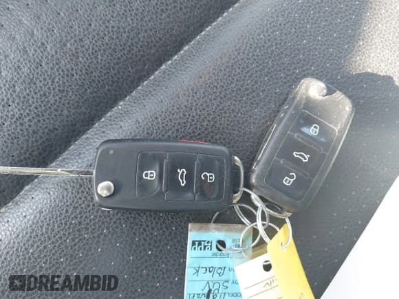 ✅ 2017 Volkswagen Tiguan S • VIN: WVGBV7AX1HK000177 • Lot: 42181456. Listed on IAAI with 179,396 mi. Free auction sales archive from the USA and detailed vehicle history report at DreamBid. Image 11.