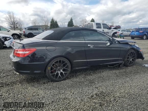 ✅ 2011 Mercedes-Benz E 550 • VIN: WDDKK7CF1BF091393 • Lot: 51246535. Wystawiony na Copart z przebiegiem 129 785 mil. Bezpłatny archiwum sprzedaży aukcyjnych z USA i szczegółowy raport historii pojazdu na DreamBid. Zdjęcie 3.