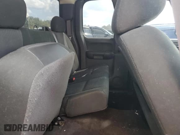 ✅ 2013 GMC Sierra 1500 SLE • VIN: 1GTR1VE02DZ325535 • Лот: 80145115. Опубликован ранее на Copart с пробегом 136 715 миль. Бесплатный доступ к архиву аукционных продаж из США и подробный отчёт об истории автомобиля на DreamBid. Изображение 10.