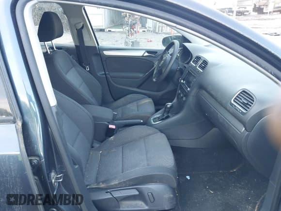 ✅ 2012 Volkswagen Golf • VIN: WVWDB7AJ4CW198112 • Lot: 42521399. Wystawiony na IAAI z przebiegiem 174 458 mil. Bezpłatny archiwum sprzedaży aukcyjnych z USA i szczegółowy raport historii pojazdu na DreamBid. Zdjęcie 5.