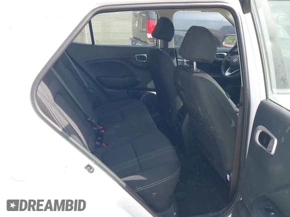 ✅ 2025 Hyundai Venue SEL • VIN: KMHRC8A39SU353866 • Lot: 41878267. Listed on IAAI with 7,961 mi. Free auction sales archive from the USA and detailed vehicle history report at DreamBid. Image 8.