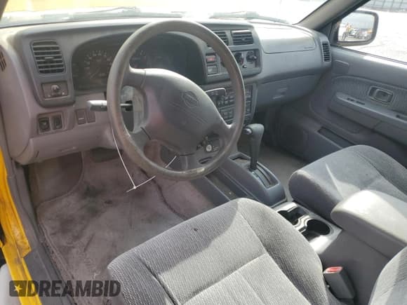 ✅ 2000 Nissan Frontier XE • VIN: 1N6ED26TXYC426728 • Lot: 92869555. Wystawiony na Copart z przebiegiem 133 485 mil. Bezpłatny archiwum sprzedaży aukcyjnych z USA i szczegółowy raport historii pojazdu na DreamBid. Zdjęcie 8.