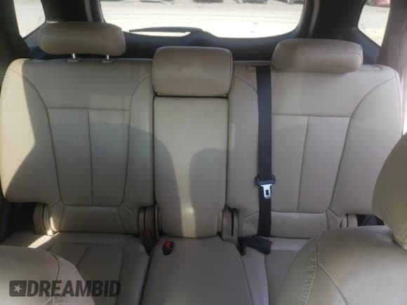 ✅ 2012 Hyundai Santa Fe Limited • VIN: 5XYZKDAG7CG101734 • Lot: 65805424. Listed on Copart with 65,711 mi. Free auction sales archive from the USA and detailed vehicle history report at DreamBid. Image 11.