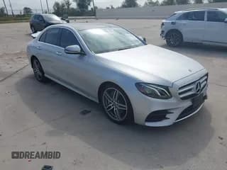 ✅ 2018 Mercedes-Benz E 300 • VIN: WDDZF4JB0JA486260 • Lot: 43454926. Wystawiony na IAAI z przebiegiem 15 585 mil. Bezpłatny archiwum sprzedaży aukcyjnych z USA i szczegółowy raport historii pojazdu na DreamBid. Zdjęcie 1.