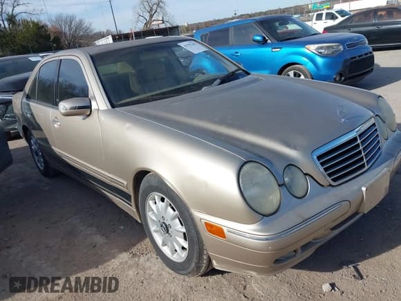 ✅ 2001 Mercedes-Benz E 320 • VIN: WDBJF65J01B222081 • Лот: 43787442. Опубликован ранее на IAAI с пробегом 152 876 миль. Бесплатный доступ к архиву аукционных продаж из США и подробный отчёт об истории автомобиля на DreamBid. Изображение 1.