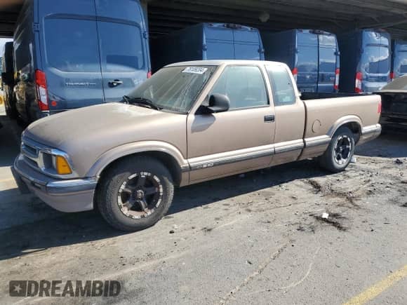 1996 Chevrolet S-10 LS с VIN 1GCCS19W8T8158418, выставлен на аукционе Copart как лот 78109204 с пробегом 138 286 миль миль и Чистый • Clean title. История ставок и продаж доступна на DreamBid. Изображение 1.
