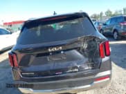 ✅ 2025 Kia Sorento S • VIN: 5XYRL4JC0SG362342 • Lot: 43345935. Wystawiony na IAAI z przebiegiem 3 676 mil. Bezpłatny archiwum sprzedaży aukcyjnych z USA i szczegółowy raport historii pojazdu na DreamBid. Zdjęcie 16.