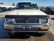 ✅ 1992 Toyota Pickup DLX • VIN: 4TARN01P7NZ040577 • Лот: 45323845. Опубликован ранее на Copart с пробегом 183 668 миль. Бесплатный доступ к архиву аукционных продаж из США и подробный отчёт об истории автомобиля на DreamBid. Изображение 5.