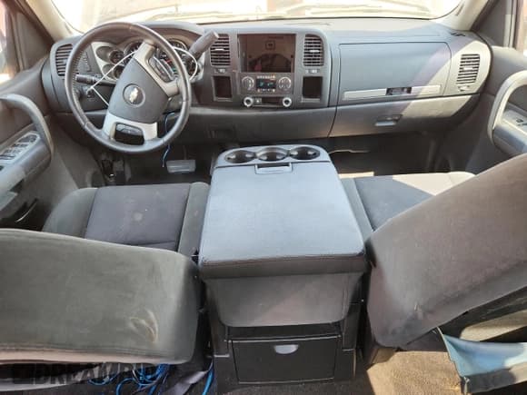 ✅ 2009 Chevrolet Silverado 1500 LT • VIN: 3GCEC23J99G204771 • Lot: 81217675. Wystawiony na Copart z przebiegiem 211 725 mil. Bezpłatny archiwum sprzedaży aukcyjnych z USA i szczegółowy raport historii pojazdu na DreamBid. Zdjęcie 8.