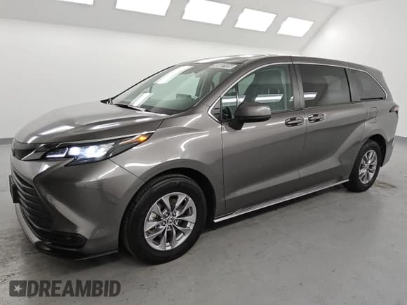 ✅ 2024 Toyota Sienna LE • VIN: 5TDKRKEC7RS198230 • Лот: 90467135. Опубликован ранее на Copart с пробегом 53 421 миль. Бесплатный доступ к архиву аукционных продаж из США и подробный отчёт об истории автомобиля на DreamBid. Изображение 1.