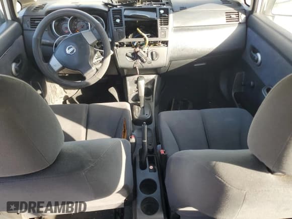 ✅ 2009 Nissan Versa 1.6 • VIN: 3N1CC11E79L480660 • Lot: 57874015. Listed on Copart with 189,251 mi. Free auction sales archive from the USA and detailed vehicle history report at DreamBid. Image 8.