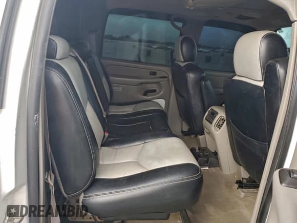 ✅ 2006 Chevrolet Avalanche LT • VIN: 3GNEK12Z06G154320 • Лот: 95430865. Опубликован ранее на Copart с пробегом 222 327 миль. Бесплатный доступ к архиву аукционных продаж из США и подробный отчёт об истории автомобиля на DreamBid. Изображение 11.