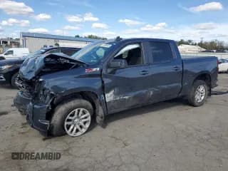 ✅ 2021 Chevrolet Silverado 1500 RST • VIN: 1GCUYEED0MZ294438 • Lot: 81988935. Wystawiony na Copart z przebiegiem 48 656 mil. Bezpłatny archiwum sprzedaży aukcyjnych z USA i szczegółowy raport historii pojazdu na DreamBid. Zdjęcie 1.
