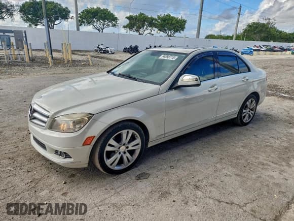 ✅ 2009 Mercedes-Benz C 300 Sport • VIN: WDDGF54X59R043359 • Лот: 94898715. Опубликован ранее на Copart с пробегом 113 688 миль. Бесплатный доступ к архиву аукционных продаж из США и подробный отчёт об истории автомобиля на DreamBid. Изображение 1.