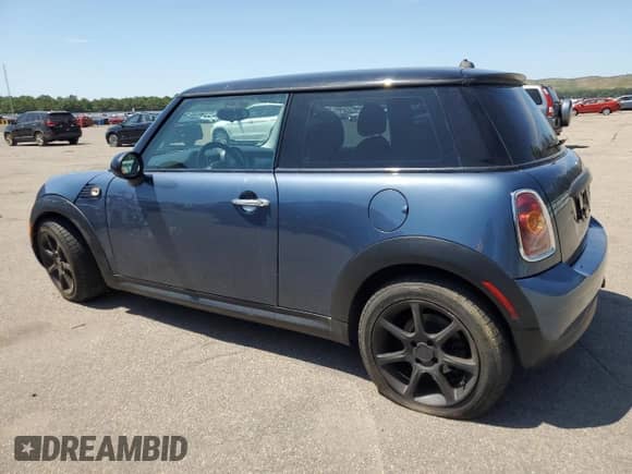 2010 MINI Hardtop с VIN WMWMF3C57ATU79474, выставлен на аукционе Copart как лот 61860865 с пробегом 137 965 миль миль и Чистый • Clean title. История ставок и продаж доступна на DreamBid. Изображение 2.