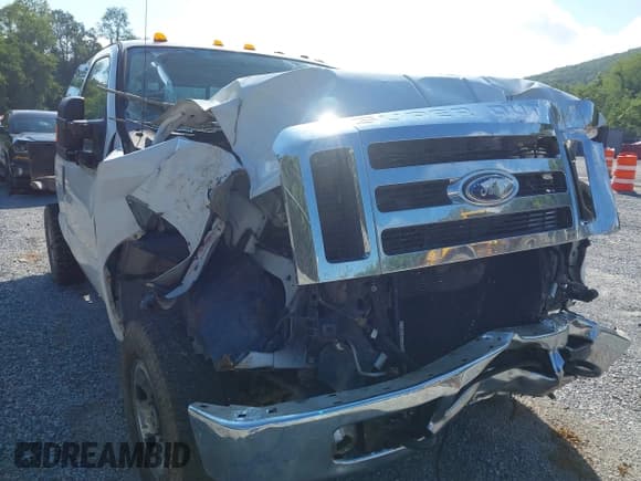 ✅ 2008 Ford F-250 XL • VIN: 1FTSX215X8EC07858 • Lot: 42868804. Wystawiony na IAAI z przebiegiem 209 273 mil. Bezpłatny archiwum sprzedaży aukcyjnych z USA i szczegółowy raport historii pojazdu na DreamBid. Zdjęcie 6.