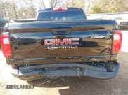 ✅ 2023 GMC Canyon 4WD Denali • VIN: 1GTP6FEK9P1146606 • Lot: 41330983. Wystawiony na IAAI z przebiegiem 18 907 mil. Bezpłatny archiwum sprzedaży aukcyjnych z USA i szczegółowy raport historii pojazdu na DreamBid. Zdjęcie 16.