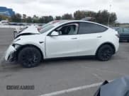 ✅ 2024 Tesla Model Y • VIN: 7SAYGDED6RF166543 • Лот: 41713362. Опубликован ранее на IAAI с пробегом Не указан. Бесплатный доступ к архиву аукционных продаж из США и подробный отчёт об истории автомобиля на DreamBid. Изображение 14.