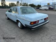✅ 1979 Mercedes-Benz 240 • VIN: 12312310098357 • Lot: 78501814. Wystawiony na Copart z przebiegiem 283 252 mil. Bezpłatny archiwum sprzedaży aukcyjnych z USA i szczegółowy raport historii pojazdu na DreamBid. Zdjęcie 3.