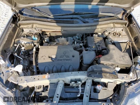 ✅ 2018 Mitsubishi Outlander ES • VIN: JA4AZ3A38JZ012750 • Lot: 80895275. Listed on Copart with 90,790 mi. Free auction sales archive from the USA and detailed vehicle history report at DreamBid. Image 11.