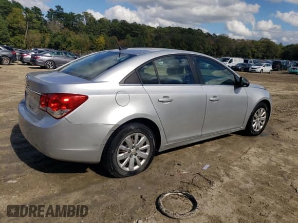 ✅ 2011 Chevrolet Cruze LS • VIN: 1G1PC5SH6B7240534 • Lot: 86092295. Wystawiony na Copart z przebiegiem 118 708 mil. Bezpłatny archiwum sprzedaży aukcyjnych z USA i szczegółowy raport historii pojazdu na DreamBid. Zdjęcie 3.