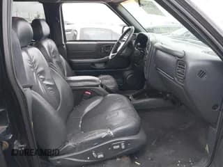 ✅ 2003 Chevrolet S-10 LS • VIN: 1GCDT13XX3K132733 • Лот: 41732952. Опубликован ранее на IAAI с пробегом 141 180 миль. Бесплатный доступ к архиву аукционных продаж из США и подробный отчёт об истории автомобиля на DreamBid. Изображение 5.